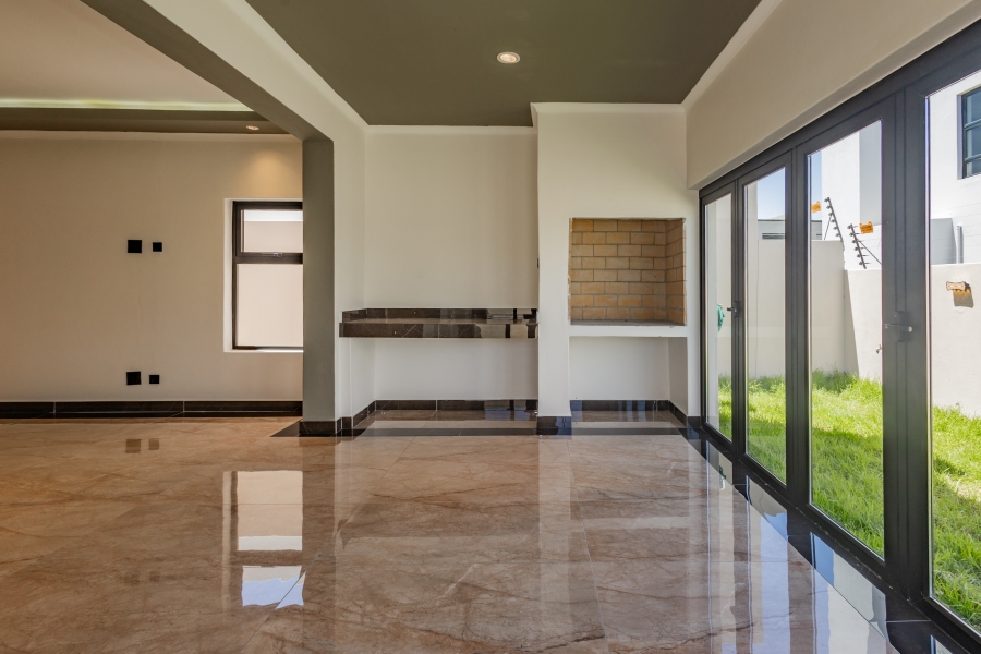 3 Bedroom Property for Sale in Sandown Western Cape